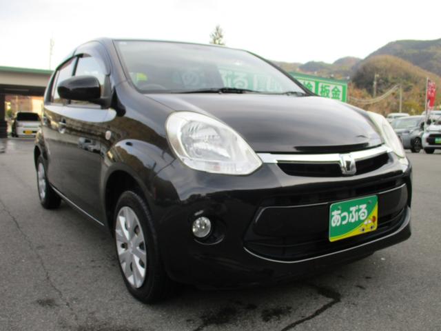 パッソ Ｘ　Ｇパッケージ　純正ＳＤナビ（ＣＤ　ＳＤ　Ｂｌｕｅｔｏｏｔｈオーディオ　ワンセグ）バックカメラ　ビルトインＥＴＣ　スマートキー　オートエアコン　フォグ　ヘッドライトレベライザー　アイドリングストップ　電格オートミラー（6枚目）