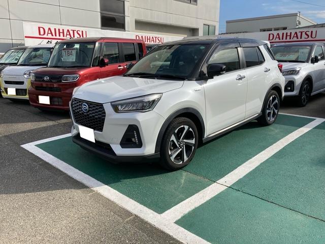 ロッキー プレミアムＧ　ＨＥＶ　ロッキー　パノラマカメラ　クリアランスソナー　レーンアシスト　衝突被害軽減システム　オートライト　ＬＥＤヘッドランプ　スマートキー　アイドリングストップ　電動格納ミラー　シートヒーター（3枚目）