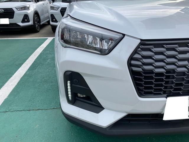 ロッキー プレミアムＧ　ＨＥＶ　ロッキー　パノラマカメラ　クリアランスソナー　レーンアシスト　衝突被害軽減システム　オートライト　ＬＥＤヘッドランプ　スマートキー　アイドリングストップ　電動格納ミラー　シートヒーター（10枚目）