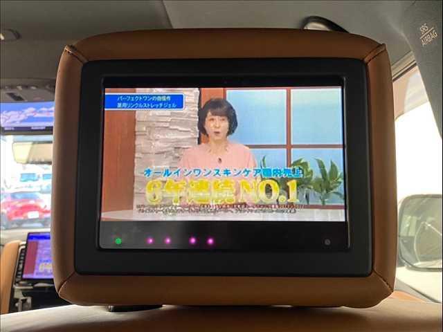 プロアクティブ　禁煙車　ナビＴＶ　サンルーフ　アラウンドビューモニター　レーダークルーズコントロール　後席モニター　ベンチレーション　ＢＯＳＥサウンド　ブラインドスポットモニター　ＬＥＤ　シートメモリ　インテリミラー(8枚目)