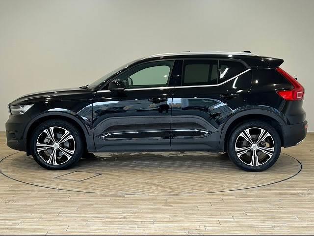 ＸＣ４０ Ｔ４　ＡＷＤ　インスクリプション　４ＷＤ　サンルーフ　シートＨ　ＢＳＭ　電動リアゲート　純正赤革　シートメモリー　パワーバックドア　自動駐車　フルセグＴＶ　トラフィックアラート　レーンキープ　ハーマンカードン　ＡＰＰカープレイ（17枚目）