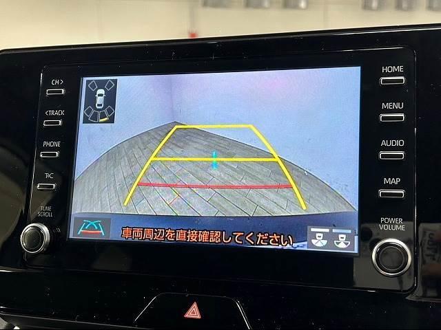 【カラーバックモニター】を装備しております。リアの映像がカラーで映し出されますので日々の駐車も安心安全です。