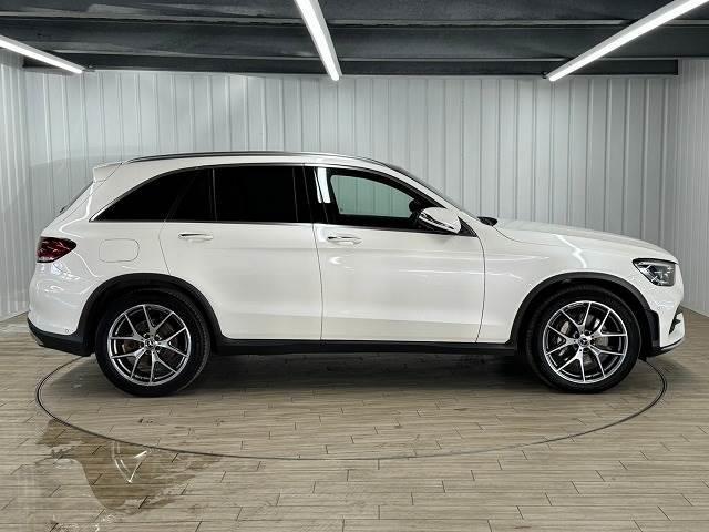 ＧＬＣ ＧＬＣ　３００　４ＭＡＴＩＣ　ＡＭＧライン　４ＷＤ　禁煙　レザーエクスクルーシブ　ＳＲ　本革　ブルメスター　ベンチレーション　エアサスペンション　全周囲カメラ　電動リアゲート　レーダークルーズ（16枚目）