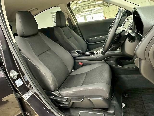 ヴェゼル ＨＹＢＲＩＤ　Ｘ　Ｈｏｎｄａ　ＳＥＮＳＩＮＧ　クルーズコントロール　ＥＴＣ　ＳＤナビ　レーダークルーズ　衝突軽減ブレーキ　ハーフレザー　Ｂｌｕｅｔｏｏｔｈ　バックカメラ　パドルシフト　ブレーキホールド　ステアリングスイッチ　ＥＴＣ（8枚目）