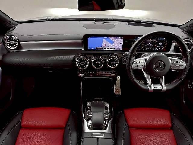 Ａクラスセダン Ａ　３５　４ＭＡＴＩＣ　パボラマ／レザーＥＸＰ／アドバンスドＰＫＧ／全周囲／置く充電／ブラインドスポット／シートヒーター／ヘッドアップディスプレイ／パワーシート／オートハイビーム／メルセデスミーコネクト（2枚目）