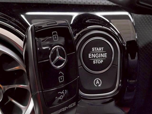 Ａクラスセダン Ａ　３５　４ＭＡＴＩＣ　パボラマ／レザーＥＸＰ／アドバンスドＰＫＧ／全周囲／置く充電／ブラインドスポット／シートヒーター／ヘッドアップディスプレイ／パワーシート／オートハイビーム／メルセデスミーコネクト（16枚目）