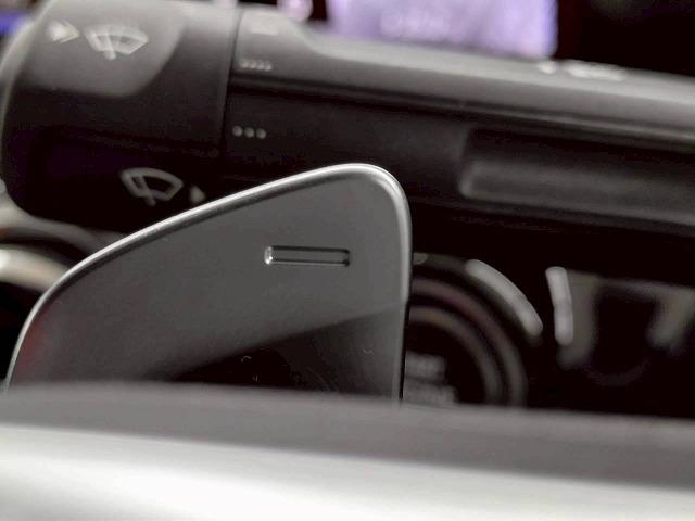 Ａクラスセダン Ａ　３５　４ＭＡＴＩＣ　パボラマ／レザーＥＸＰ／アドバンスドＰＫＧ／全周囲／置く充電／ブラインドスポット／シートヒーター／ヘッドアップディスプレイ／パワーシート／オートハイビーム／メルセデスミーコネクト（26枚目）