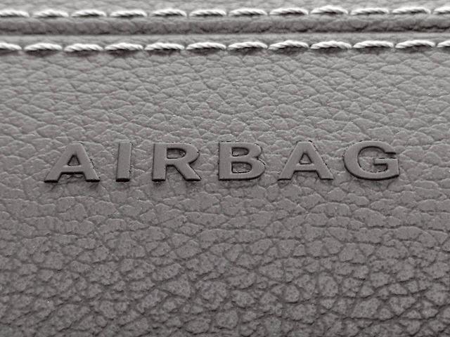 Ａクラスセダン Ａ　３５　４ＭＡＴＩＣ　パボラマ／レザーＥＸＰ／アドバンスドＰＫＧ／全周囲／置く充電／ブラインドスポット／シートヒーター／ヘッドアップディスプレイ／パワーシート／オートハイビーム／メルセデスミーコネクト（57枚目）