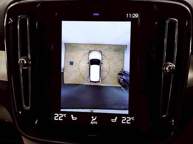 ＸＣ４０ Ｔ４　モメンタム　１オナ／全周囲／レーダークルーズ／ＥＴＣ／ＡＰＰカープレイ／ブラインドスポット／パワーシート／フルセグ／白レザー／シートメモリー／ブレーキホールド／シートヒーター／ステアリングスイッチ（4枚目）