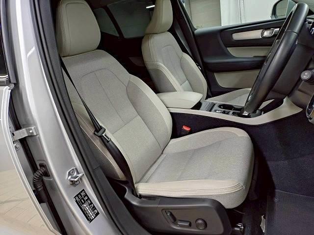 ＸＣ４０ Ｔ４　モメンタム　１オナ／全周囲／レーダークルーズ／ＥＴＣ／ＡＰＰカープレイ／ブラインドスポット／パワーシート／フルセグ／白レザー／シートメモリー／ブレーキホールド／シートヒーター／ステアリングスイッチ（10枚目）