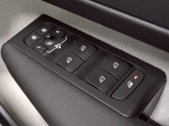 ＸＣ４０ Ｔ４　モメンタム　１オナ／全周囲／レーダークルーズ／ＥＴＣ／ＡＰＰカープレイ／ブラインドスポット／パワーシート／フルセグ／白レザー／シートメモリー／ブレーキホールド／シートヒーター／ステアリングスイッチ（33枚目）