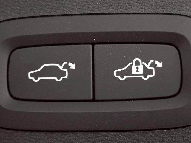 ＸＣ４０ Ｔ４　モメンタム　１オナ／全周囲／レーダークルーズ／ＥＴＣ／ＡＰＰカープレイ／ブラインドスポット／パワーシート／フルセグ／白レザー／シートメモリー／ブレーキホールド／シートヒーター／ステアリングスイッチ（41枚目）