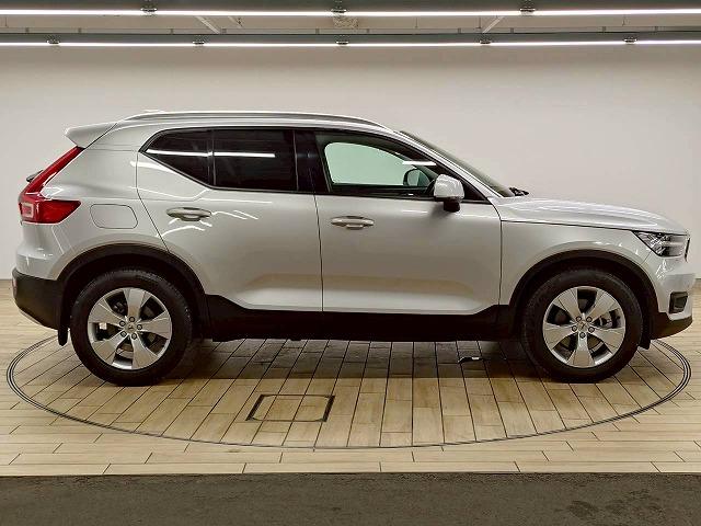 ＸＣ４０ Ｔ４　モメンタム　１オナ／全周囲／レーダークルーズ／ＥＴＣ／ＡＰＰカープレイ／ブラインドスポット／パワーシート／フルセグ／白レザー／シートメモリー／ブレーキホールド／シートヒーター／ステアリングスイッチ（73枚目）
