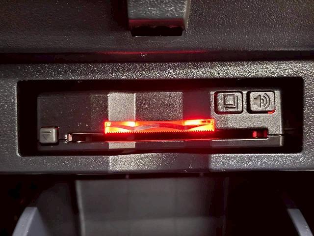 ヴェルファイア Ｚ“Ａ　エディション”　禁煙車／サンルーフ／フリップダウン／ＥＴＣ／両側パワースライド／レーダークルーズ／Ｗエアコン／衝突軽減／レーンキープ／オートハイビーム／Ｗエアコン／デジタルミラー／オートライト（50枚目）