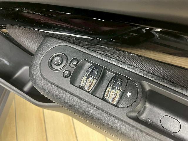 ＭＩＮＩ クーパーＳ　クラブマン　オール４　シートヒーター／シートカバー／レーダークルーズコントロール／ＥＴＣ／コーナーセンサー／電動パーキング／禁煙車／インテリジェントセーフティ／バックカメラ／アイドリングストップ／スポーツモード（32枚目）