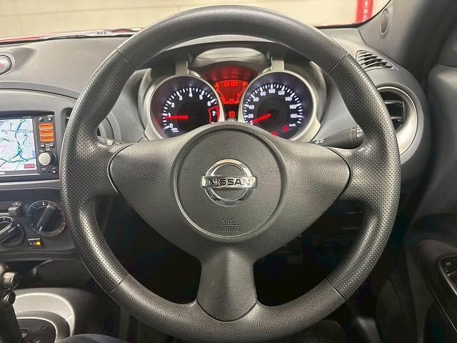 ジューク ◆１５ＲＳ　ＴｙｐｅＶ　禁煙車／バックカメラ／純正ナビ／ＥＴＣ／ＣＤ点ＤＶＤ再生／スマートキー／電動格納ミラー／横滑り制御装置／マニュアルエアコン／マニュアルライト／肘置き／ブルートゥース（12枚目）