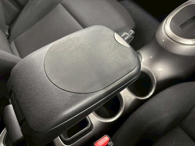 ジューク ◆１５ＲＳ　ＴｙｐｅＶ　禁煙車／バックカメラ／純正ナビ／ＥＴＣ／ＣＤ点ＤＶＤ再生／スマートキー／電動格納ミラー／横滑り制御装置／マニュアルエアコン／マニュアルライト／肘置き／ブルートゥース（44枚目）