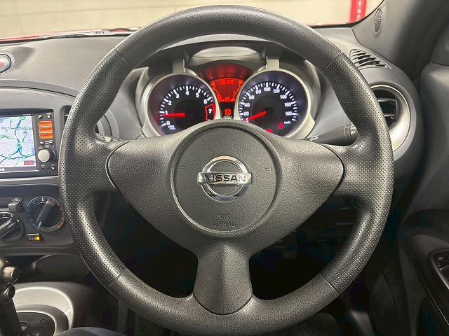 ジューク ◆１５ＲＳ　ＴｙｐｅＶ　禁煙車／バックカメラ／純正ナビ／ＥＴＣ／ＣＤ点ＤＶＤ再生／スマートキー／電動格納ミラー／横滑り制御装置／マニュアルエアコン／マニュアルライト／肘置き／ブルートゥース（47枚目）