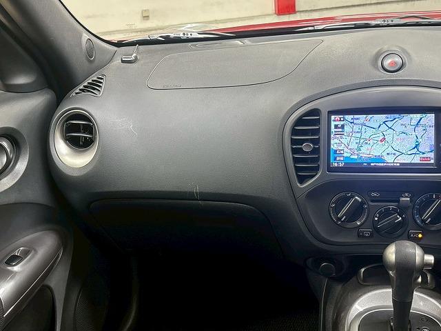 ジューク ◆１５ＲＳ　ＴｙｐｅＶ　禁煙車／バックカメラ／純正ナビ／ＥＴＣ／ＣＤ点ＤＶＤ再生／スマートキー／電動格納ミラー／横滑り制御装置／マニュアルエアコン／マニュアルライト／肘置き／ブルートゥース（49枚目）