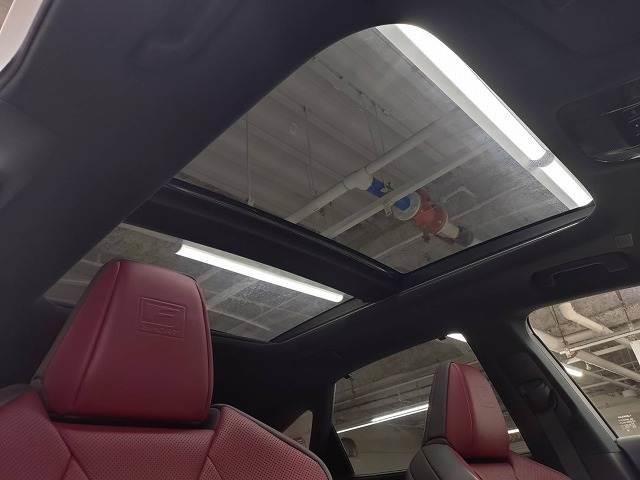ＲＸ ＲＸ５００ｈ　“Ｆ　ＳＰＯＲＴ　Ｐｅｒｆｏｒｍａｎｃｅ”　１オナ／パノラマ／デジタルミラー／オレンジキャリーパー／シートヒーター／ＡＰＰカープレイ／レクサスチームメイト／ワイヤレス充電／ステアリングヒーター／シートクーラー（3枚目）
