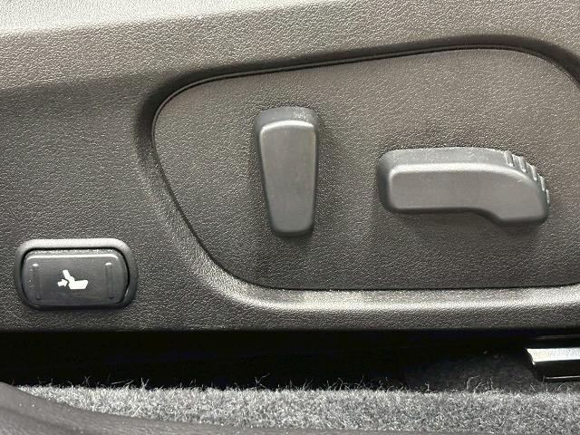 レヴォーグ ◆１．６ＧＴ－Ｓ　ＥｙｅＳｉｇｈｔ　セイフティパッケージ　禁煙車／ＳＴＩエアロ／バックカメラ／サイドカメラ／レーダークルーズ／ブラインドスポット／パドルシフト／パワーシート／衝突軽減／レーンキープ／アイドリングストップ／ＥＴＣ（41枚目）