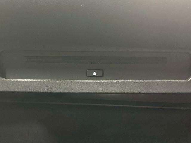 ヴォクシー S-Z 禁煙車/両側パワースライド/フリップダウン/レーダークルーズ/AC100V/ETC/シートヒーター/オートハイビーム/バックカメラ/HDMI/Wエアコン/CD・DVD再生/(6枚目)