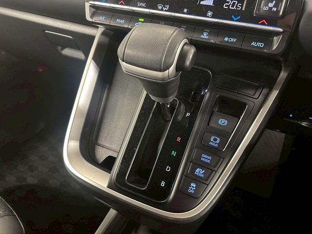 ヴォクシー S-Z 禁煙車/両側パワースライド/フリップダウン/レーダークルーズ/AC100V/ETC/シートヒーター/オートハイビーム/バックカメラ/HDMI/Wエアコン/CD・DVD再生/(31枚目)