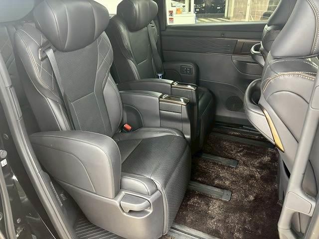 TOYOTA VELLFIRE HYBRID Z PREMIER