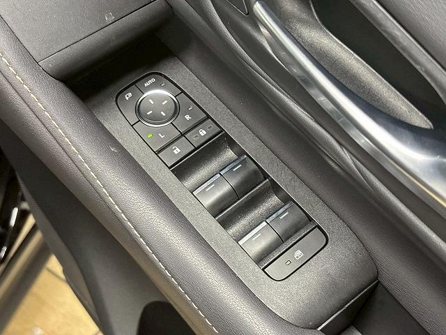 TOYOTA VELLFIRE HYBRID Z PREMIER