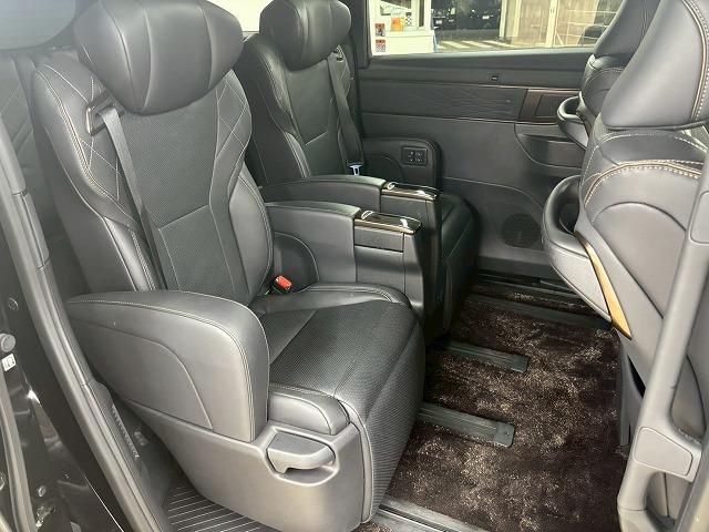TOYOTA VELLFIRE HYBRID Z PREMIER