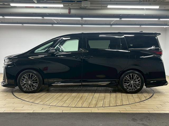 TOYOTA VELLFIRE HYBRID Z PREMIER