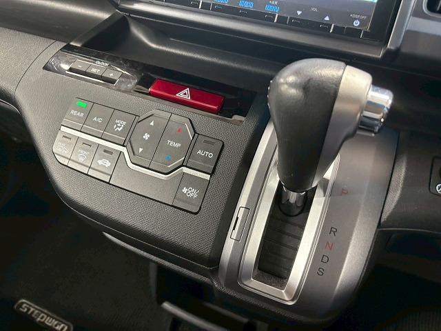 ステップワゴンスパーダ Z クールスピリット 禁煙車/両側パワースライド/バックカメラ/クルーズコントロール/パドルシフト/ETC/ステアリングスイッチ/CD・DVD再生/オートライト/オートエアコン(38枚目)