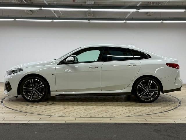 2シリーズ 218d M Sport Edition Joy+ 禁煙車/アップルカープレイ/ワイヤレス充電/バーチャルコックピット/レーダークルーズ/バックカメラ/インテリジェントセーフティ/ブレーキホールド/ブラインドスポット(18枚目)