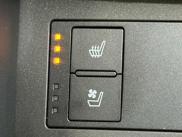 RC RC300h F SPORT 禁煙車/バックカメラ/クルーズコントロール/ステアリングヒーター/シートクーラー/ETC/シートヒーター/バックカメラ/シートメモリー/クリアランスソナー/パドルシフト/ステアリングスイッチ(30枚目)