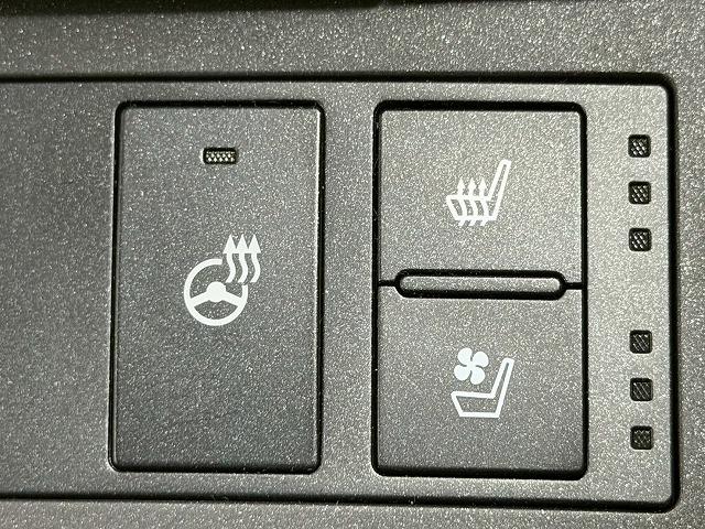 RC RC300h F SPORT 禁煙車/バックカメラ/クルーズコントロール/ステアリングヒーター/シートクーラー/ETC/シートヒーター/バックカメラ/シートメモリー/クリアランスソナー/パドルシフト/ステアリングスイッチ(35枚目)