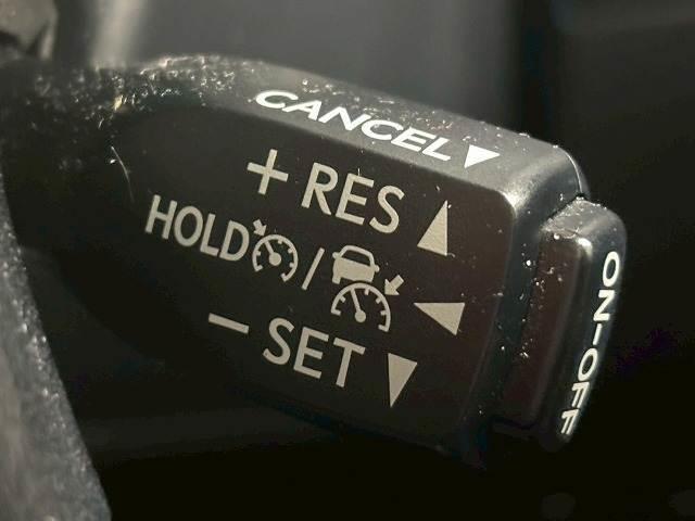 ランドクルーザープラド ＴＸ　禁煙車／サンルーフ／レーダークルーズ／ＥＴＣ／アルパイン／バックカメラ／オートハイビーム／ＣＤ・ＤＶＤ再生／レーンキープ／衝突軽減／クリアランスソナー／オートハイビーム（5枚目）