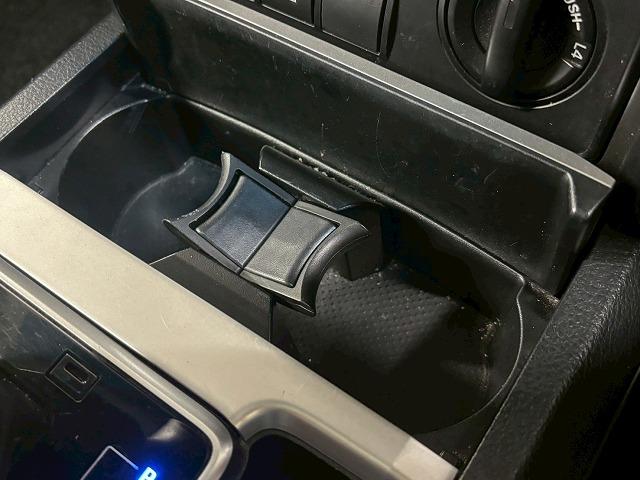 ランドクルーザープラド ＴＸ　禁煙車／サンルーフ／レーダークルーズ／ＥＴＣ／アルパイン／バックカメラ／オートハイビーム／ＣＤ・ＤＶＤ再生／レーンキープ／衝突軽減／クリアランスソナー／オートハイビーム（30枚目）