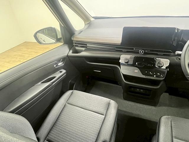 NISSAN SERENA HIGHWAY STAR V