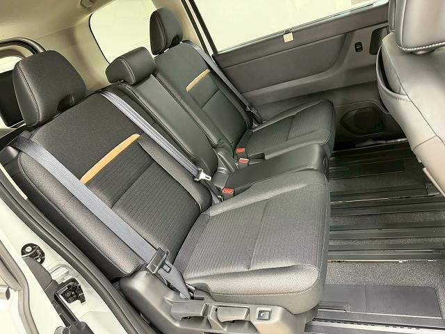 セレナ ハイウェイスターV 未使用/両側パワースライド/デジタルミラー/プロパイロット/シートヒーター/全周囲/アップルカープレイ/ステアリングヒーター/パドルシフト/ブラインドスポット/レーダークルーズ(10枚目)