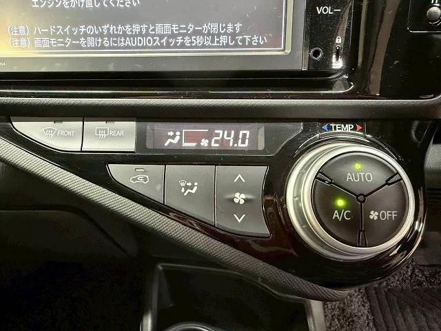 アクア S 禁煙車/純正7インチ/キーレス/オートエアコン/横滑り制御装置/マニュアルライト/エコモード/CD・DVD再生/助手席エアバック/純正ホイールキャップ/(4枚目)