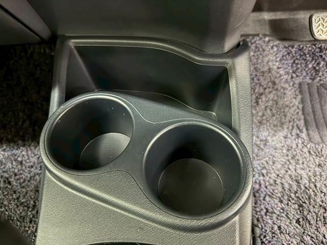 アクア S 禁煙車/純正7インチ/キーレス/オートエアコン/横滑り制御装置/マニュアルライト/エコモード/CD・DVD再生/助手席エアバック/純正ホイールキャップ/(7枚目)