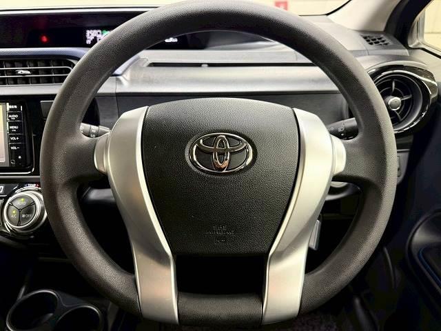 アクア S 禁煙車/純正7インチ/キーレス/オートエアコン/横滑り制御装置/マニュアルライト/エコモード/CD・DVD再生/助手席エアバック/純正ホイールキャップ/(13枚目)