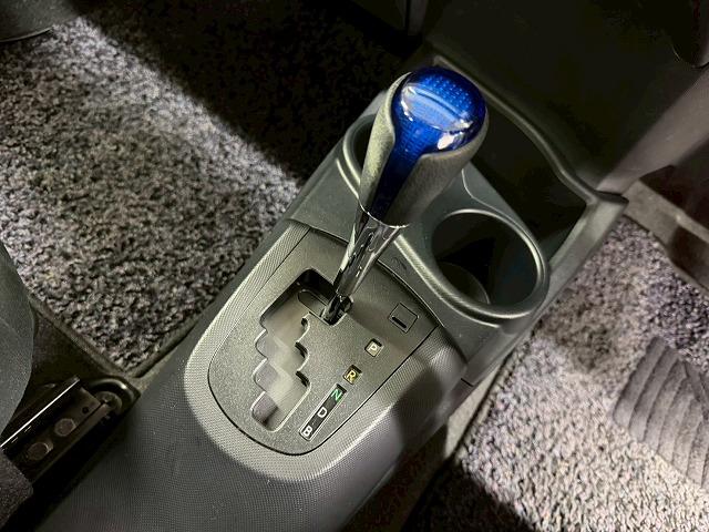 アクア S 禁煙車/純正7インチ/キーレス/オートエアコン/横滑り制御装置/マニュアルライト/エコモード/CD・DVD再生/助手席エアバック/純正ホイールキャップ/(22枚目)