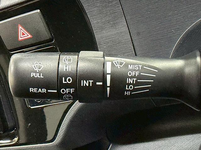 アクア S 禁煙車/純正7インチ/キーレス/オートエアコン/横滑り制御装置/マニュアルライト/エコモード/CD・DVD再生/助手席エアバック/純正ホイールキャップ/(30枚目)