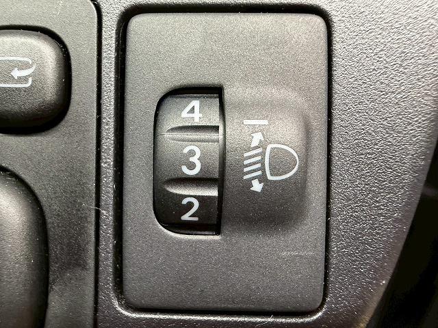 アクア S 禁煙車/純正7インチ/キーレス/オートエアコン/横滑り制御装置/マニュアルライト/エコモード/CD・DVD再生/助手席エアバック/純正ホイールキャップ/(41枚目)