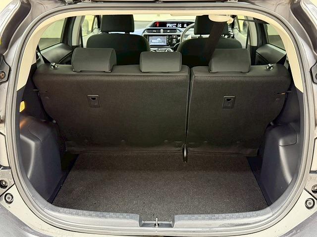 アクア S 禁煙車/純正7インチ/キーレス/オートエアコン/横滑り制御装置/マニュアルライト/エコモード/CD・DVD再生/助手席エアバック/純正ホイールキャップ/(52枚目)