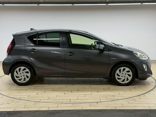 アクア S 禁煙車/純正7インチ/キーレス/オートエアコン/横滑り制御装置/マニュアルライト/エコモード/CD・DVD再生/助手席エアバック/純正ホイールキャップ/(64枚目)