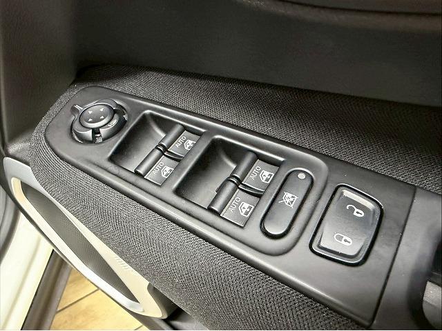 CHRYSLER JEEP JEEP RENEGADE LONGITUDE