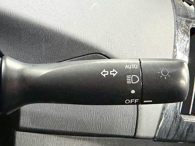 プリウス S ツーリングセレクション G’s 禁煙車/バックカメラ/BBSアルミ/ETC/オートエアコン/オートライト/CD・DVD再生/ステアリングスイッチ/オートライト/エコモード/オートエアコン/テレビ(6枚目)