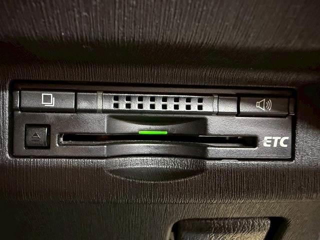 プリウス S ツーリングセレクション G’s 禁煙車/バックカメラ/BBSアルミ/ETC/オートエアコン/オートライト/CD・DVD再生/ステアリングスイッチ/オートライト/エコモード/オートエアコン/テレビ(12枚目)